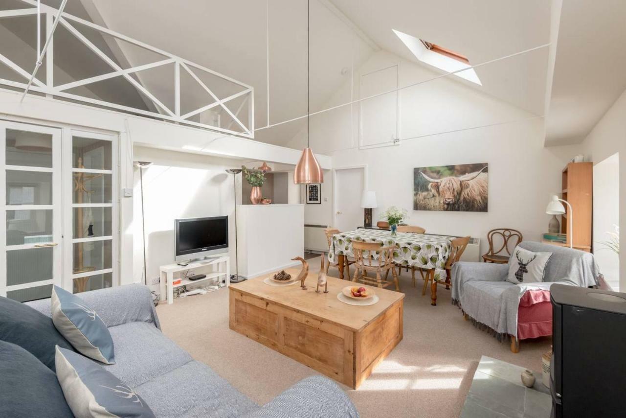 Appartamento Joivy Loft At The Brewery With Free Parking Edimburgo